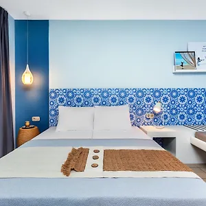 Otel Core, Polychrono